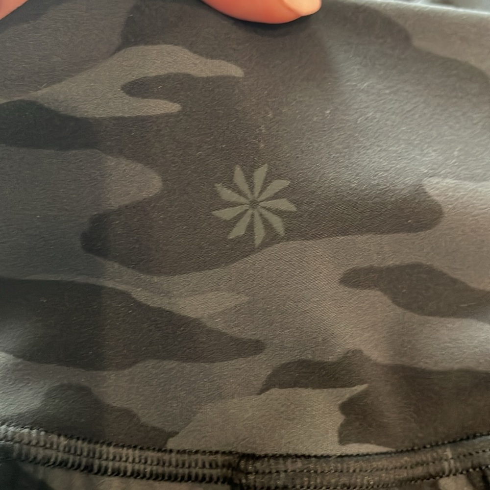 NWT Athleta Salutation Camo Jogger High Rise Fall Athleisure Pilates XS Petite - Picture 10 of 10